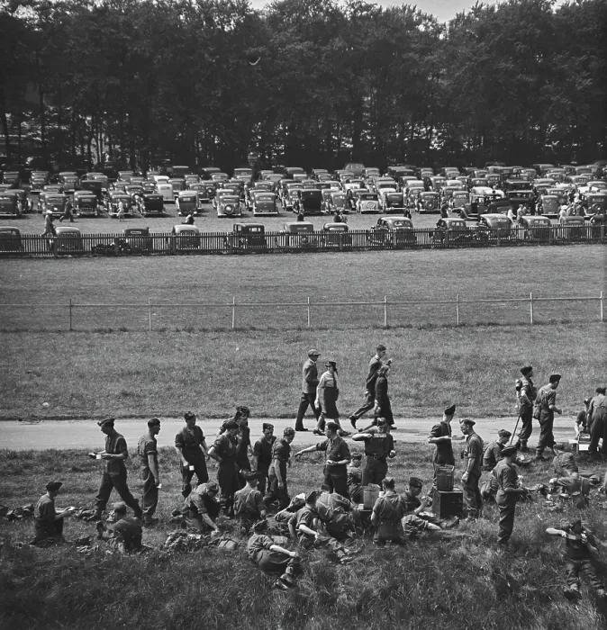 Framed Print : 1941 Wartime Derby at Newmarket Framed Print : 1941 Wartime Derby at Newmarket