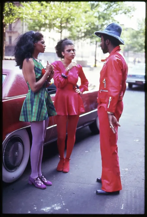 Framed Print : Three 1970s Models In New York Framed Print : Three 1970s Models In New York