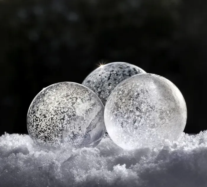 Framed Print : 3 frozen bubbles Framed Print : 3 frozen bubbles