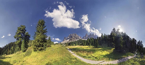 360 panoramic view of the Adolf Munkel Weg trail, with the Geisler Mountains and the Villnoesstal valley, Puez-Geisler Nature Park, province of Bolzano-Bozen, Italy, Europe