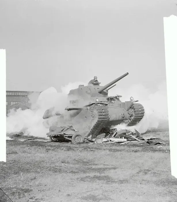 Framed Print : 60 Ton Tank Framed Print : 60 Ton Tank