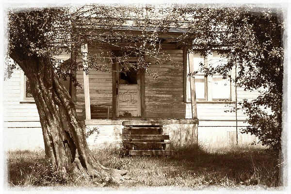 Abandoned Farmhouse in Rural Washington State