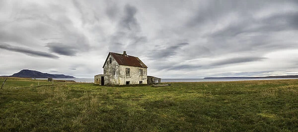 Abandoned house in rural Iceland