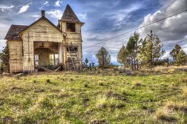 An abandoned schoolhouse in Oregon