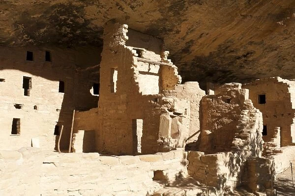 Abandoned settlement of the Anasazi Indians under rocks, with walls and ruins, Spruce Tree House, Mesa Verde National Park, Colorado, Western United States, United States of America, North America