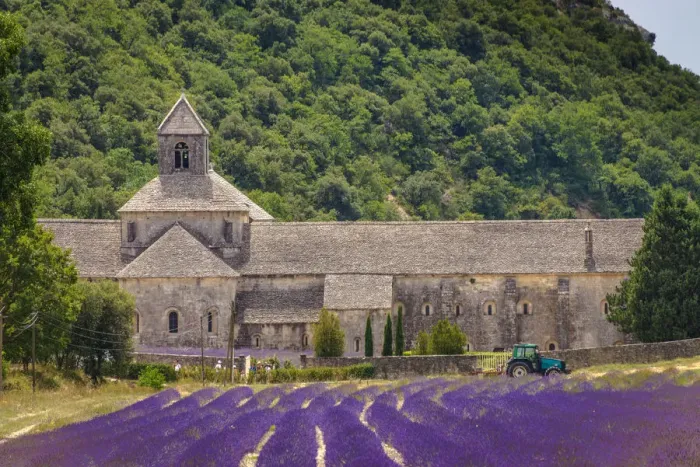 Framed Print : Abbaye Notre-Dame de S├®nanque