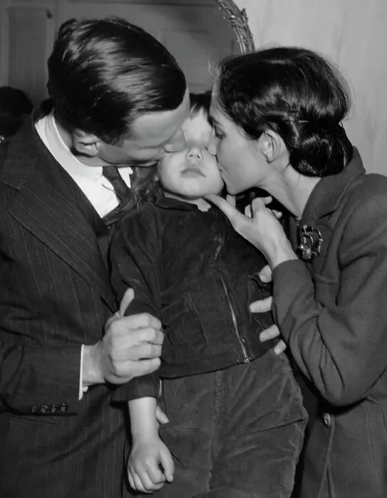 Framed Print : Abducted Girl Reunited With Parents Framed Print : Abducted Girl Reunited With Parents
