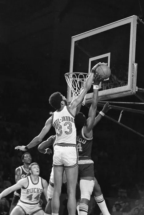 Framed Print : Abdul-Jabbar Blocking Shot at Basket Framed Print : Abdul-Jabbar Blocking Shot at Basket