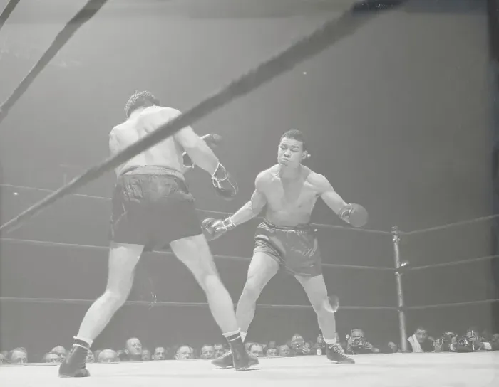 Framed Print : Abe Simon and Joe Louis in Heavy Boxing Action Framed Print : Abe Simon and Joe Louis in Heavy Boxing Action