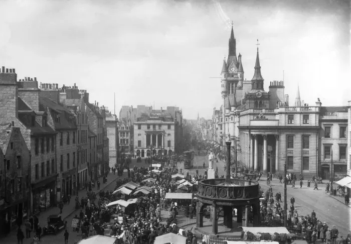 Framed Print : Aberdeen Market