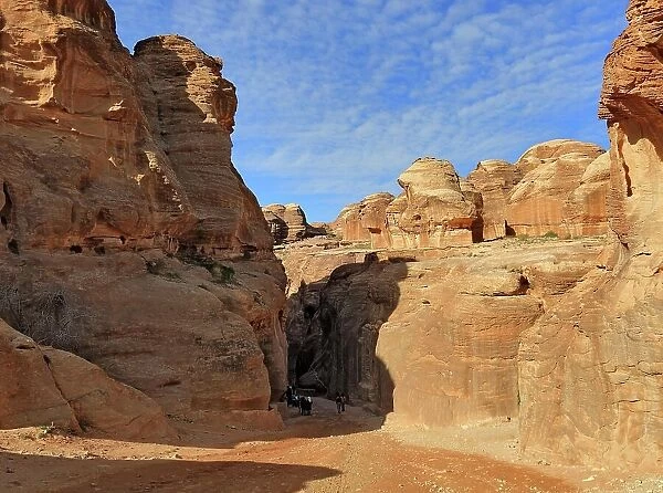 Access to As-Siq, abandoned rock city of Petra, al-Batra, capital of the Nabataean Empire, Jordan, UNESCO World Heritage Site