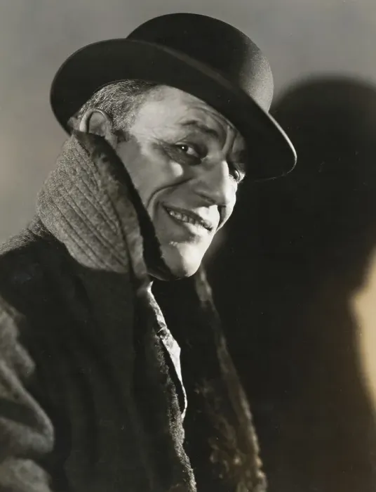 Framed Print : Actor Lon Chaney Smiling in The Unholy Three Framed Print : Actor Lon Chaney Smiling in The Unholy Three