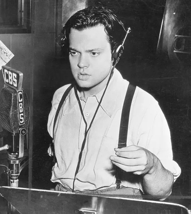 Framed Print : Actor Orson Welles Broadcasting on CBS Framed Print : Actor Orson Welles Broadcasting on CBS