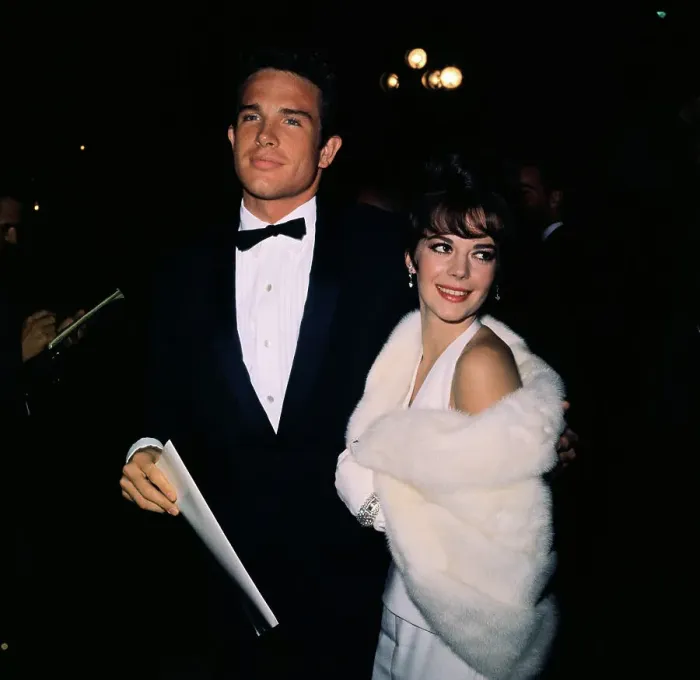 Framed Print : Actor Warren Beatty and Actress Natalie Wood at Academy Awards Framed Print : Actor Warren Beatty and Actress Natalie Wood at Academy Awards