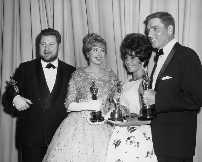 Framed Print : Actors and Actresses Holding Oscars Framed Print : Actors and Actresses Holding Oscars