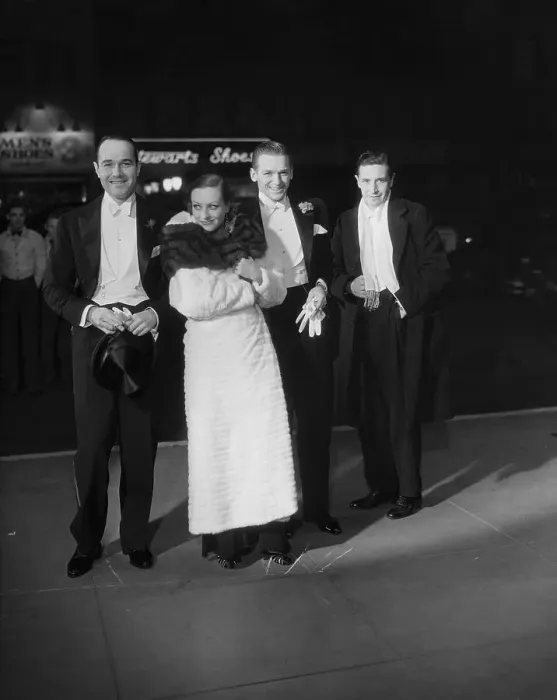 Framed Print : Actors Arrive To Attend Movie Premiere Framed Print : Actors Arrive To Attend Movie Premiere