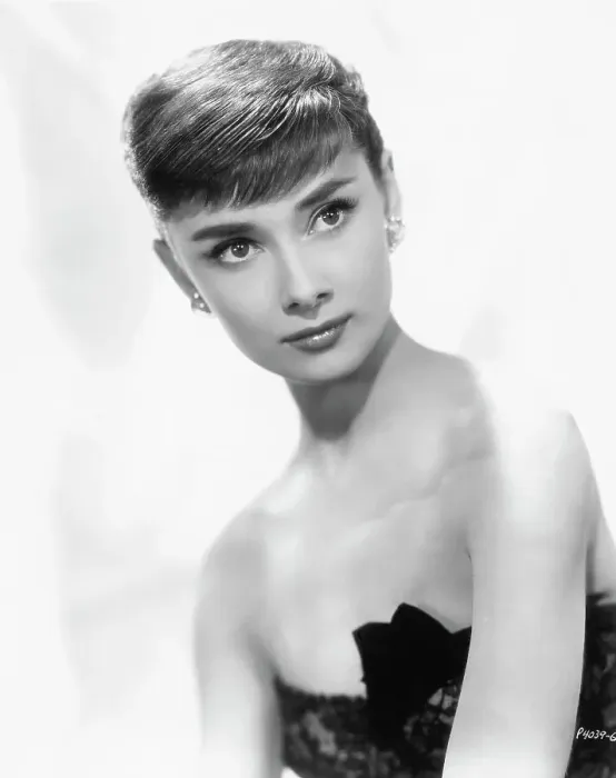 Framed Print : Actress Audrey Hepburn Framed Print : Actress Audrey Hepburn