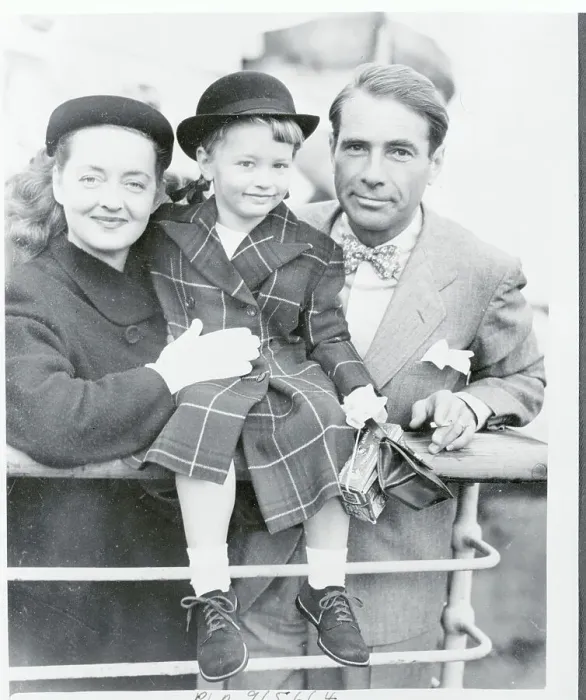 Framed Print : Actress Bette Davis Posing With Husband and Young Daughter Framed Print : Actress Bette Davis Posing With Husband and Young Daughter