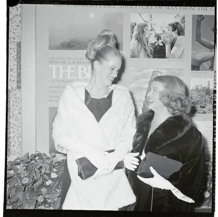 Framed Print : Actress Bette Davis Talking With Her Daughter Framed Print : Actress Bette Davis Talking With Her Daughter