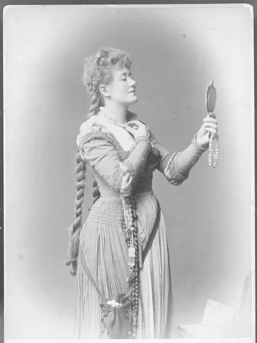 Framed Print : Actress Ellen Terry Framed Print : Actress Ellen Terry