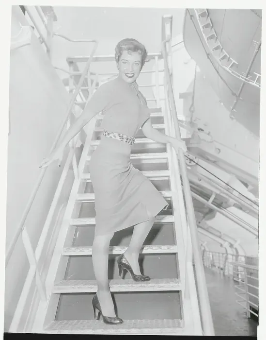 Framed Print : Actress Gloria DeHaven Framed Print : Actress Gloria DeHaven
