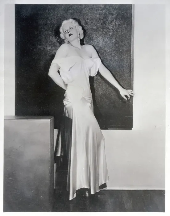 Framed Print : Actress Jean Harlow in Dramatic Pose Framed Print : Actress Jean Harlow in Dramatic Pose