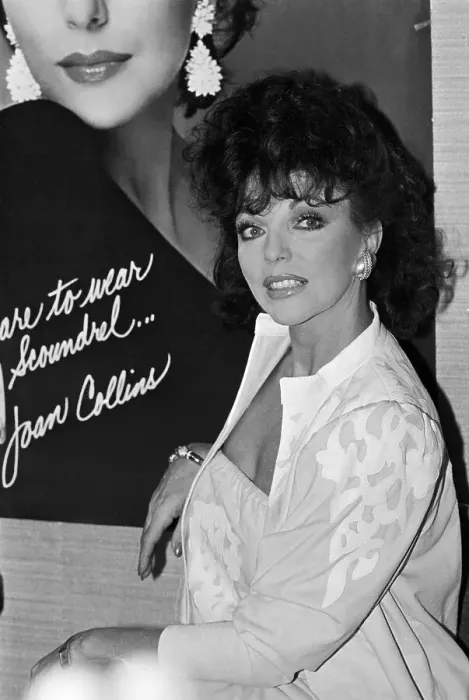 : Actress Joan Collins Walk of Fame : Actress Joan Collins Walk of Fame