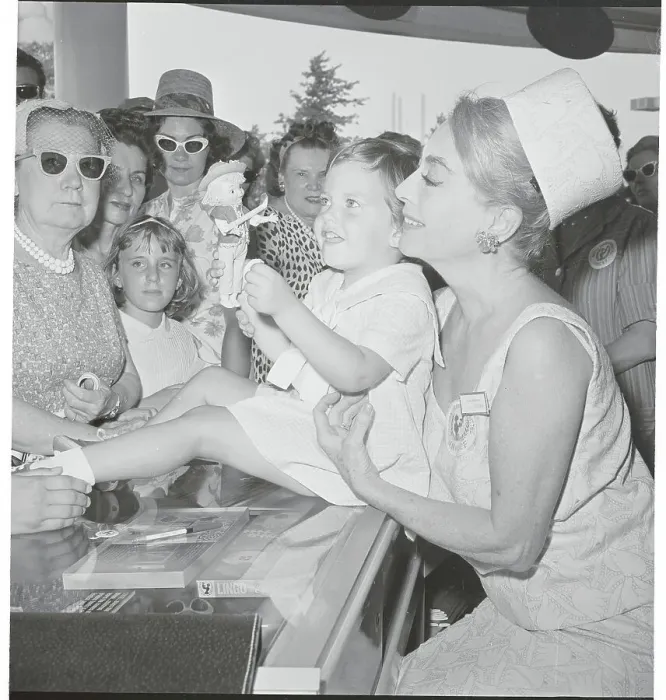 Framed Print : Actress Joan Crawford with Child at UNICEF Function Framed Print : Actress Joan Crawford with Child at UNICEF Function