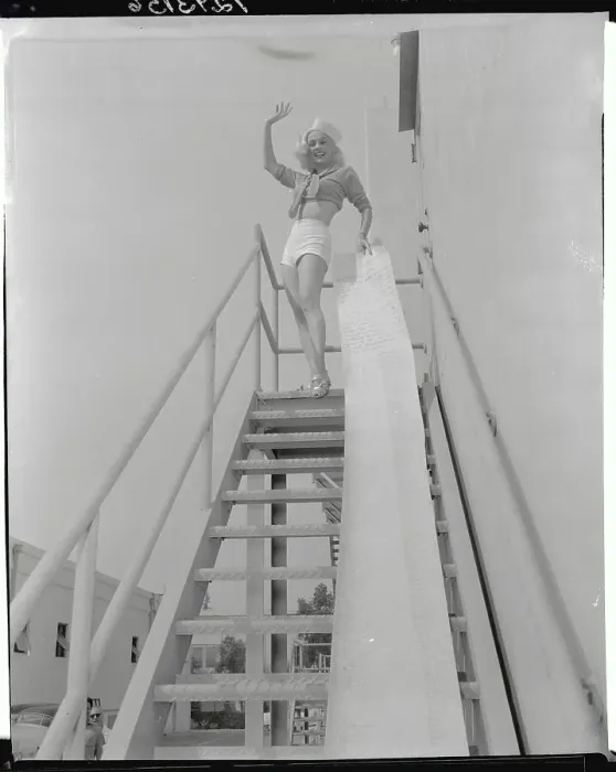 Framed Print : Actress Mamie Van Doren Waving from Steps Framed Print : Actress Mamie Van Doren Waving from Steps