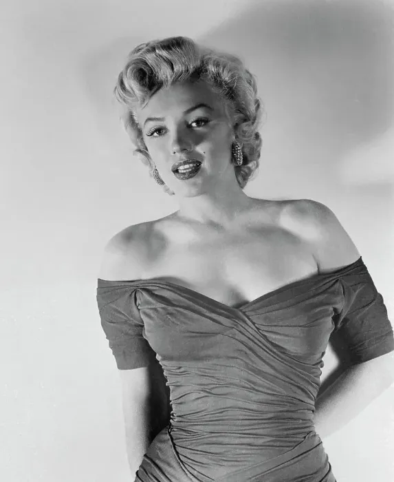 Framed Print : Actress Marilyn Monroe Framed Print : Actress Marilyn Monroe