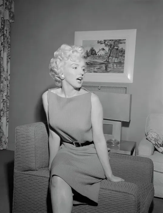 Framed Print : Actress Marilyn Monroe Framed Print : Actress Marilyn Monroe