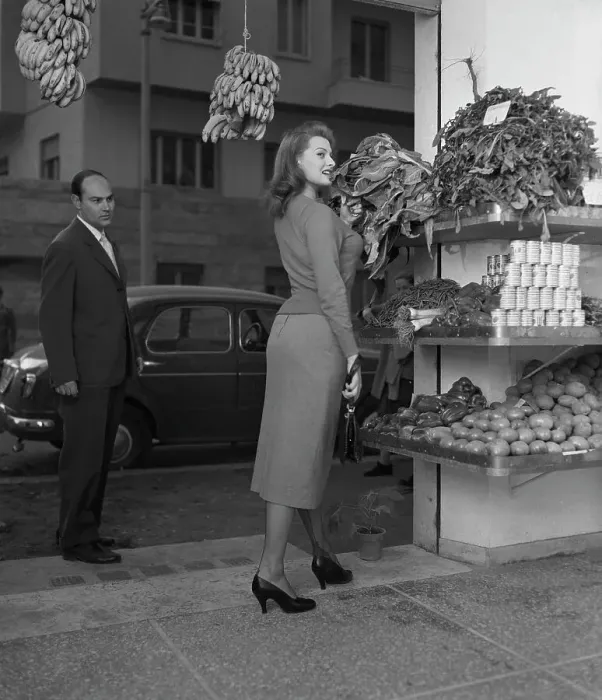 Framed Print : Actress Sophia Loren Framed Print : Actress Sophia Loren