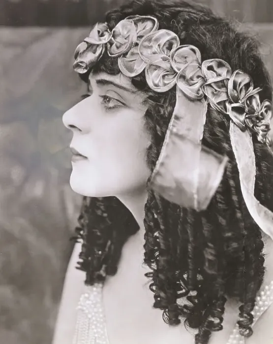 Framed Print : Actress Theda Bara as Cleopatra Framed Print : Actress Theda Bara as Cleopatra
