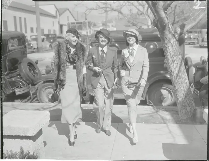 Framed Print : Actresses Posing While on their Way to Lunch Framed Print : Actresses Posing While on their Way to Lunch