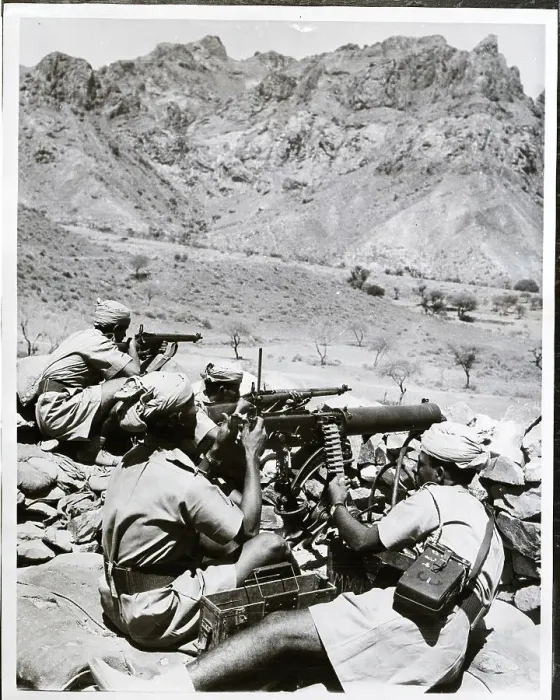 Framed Print : Aden Army Soldiers at Machine Gun Posts Framed Print : Aden Army Soldiers at Machine Gun Posts
