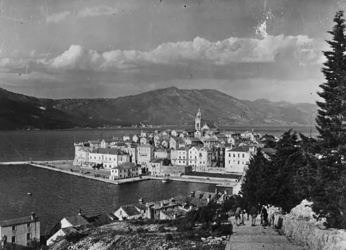 Framed Print : Adriatic Town Framed Print : Adriatic Town