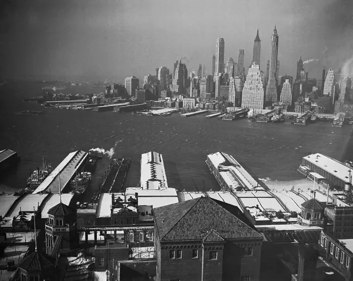 Framed Print : Aerial View from Brooklyn to Manhattan