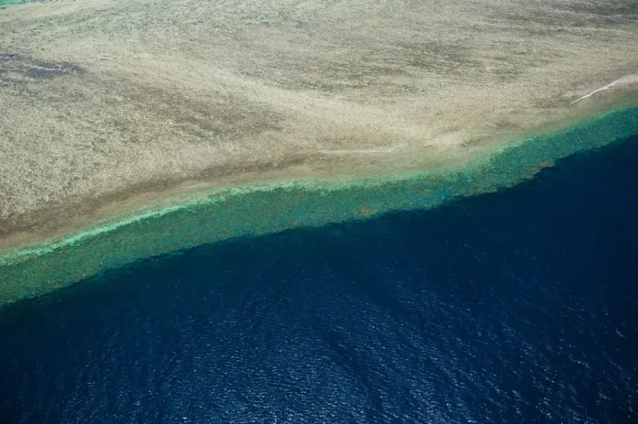 Framed Print : Aerial view of the Great Barrier Reef, UNESCO World Heritage Site, Queensland, Australia