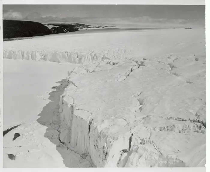 Framed Print : Aerial View of Pettiwick Glacier Framed Print : Aerial View of Pettiwick Glacier