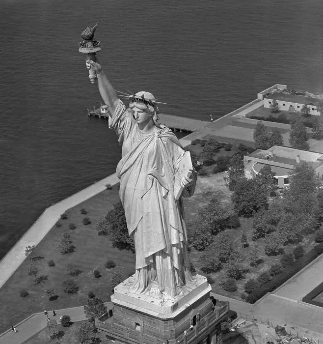 Framed Print : Aerial View of Statue of Liberty from Helicopter Framed Print : Aerial View of Statue of Liberty from Helicopter