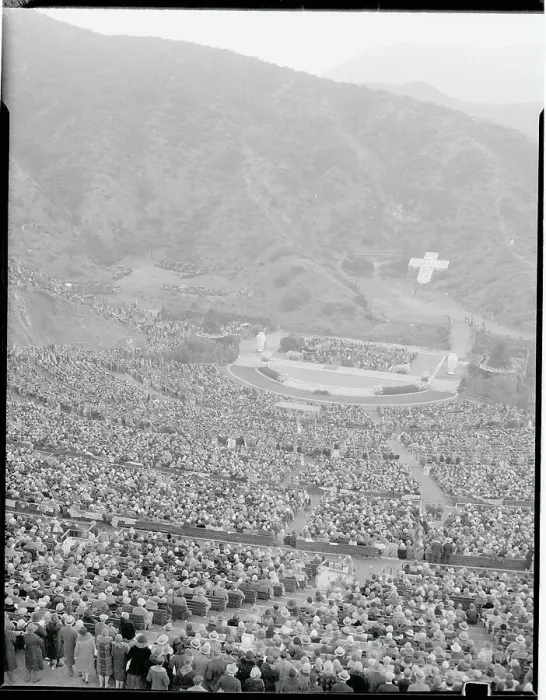 Framed Print : Aerial View of Thousands of Worshippers Attending Easter Services Framed Print : Aerial View of Thousands of Worshippers Attending Easter Services