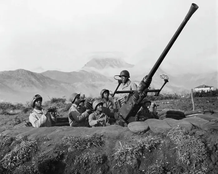 Framed Print : African American Soldiers on Anti-Aircraft Battery Framed Print : African American Soldiers on Anti-Aircraft Battery