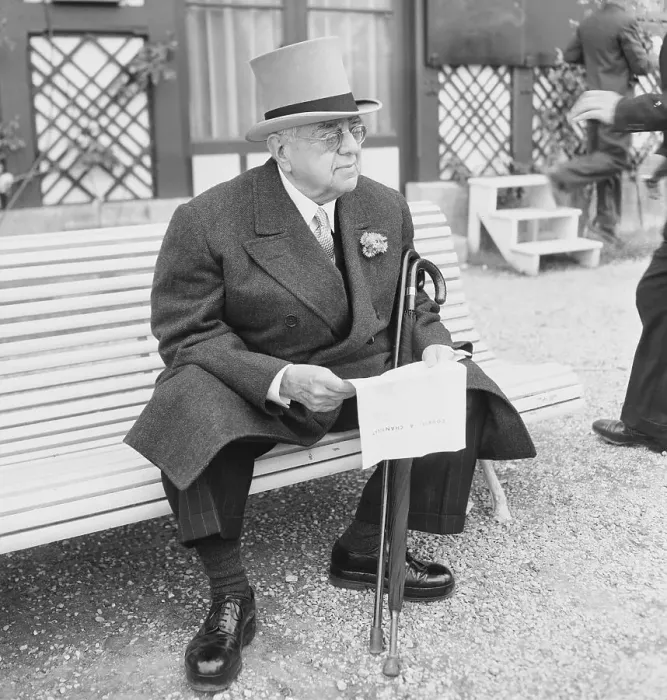 Framed Print : Aga Khan III Resting on a Bench Framed Print : Aga Khan III Resting on a Bench