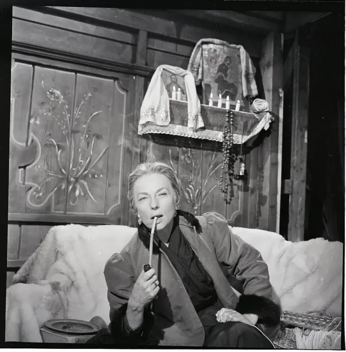 Framed Print : Agnes Moorehead Relaxing Before Filming Framed Print : Agnes Moorehead Relaxing Before Filming