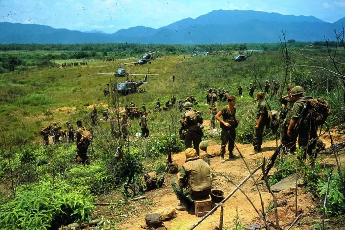Framed Print : US Airbourne Troops on the Ground in Vietnam 1968 Framed Print : US Airbourne Troops on the Ground in Vietnam 1968