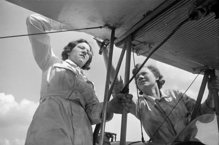 Framed Print : Aircraft Rigging Framed Print : Aircraft Rigging