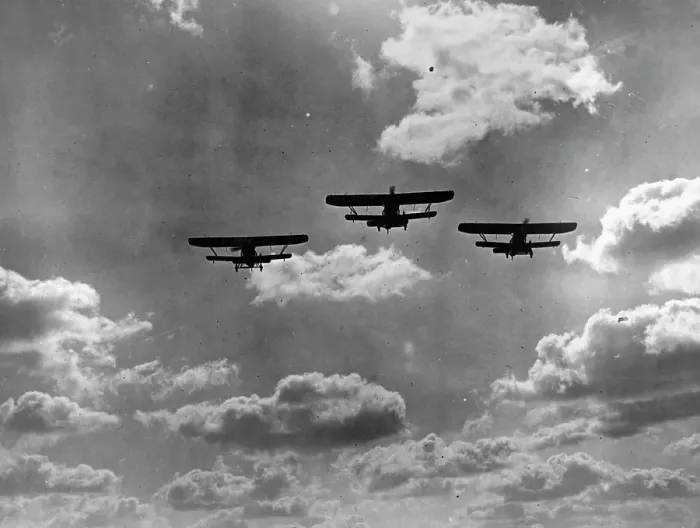 Framed Print : AIRMEN FLY FOR MOTHES CUP Framed Print : AIRMEN FLY FOR MOTHES CUP