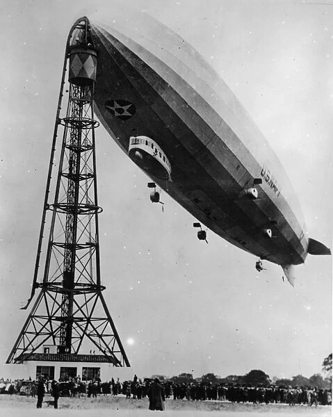 Airship. 27th October 1926: US Navy airship anchored at the Ford Airport, Detroit