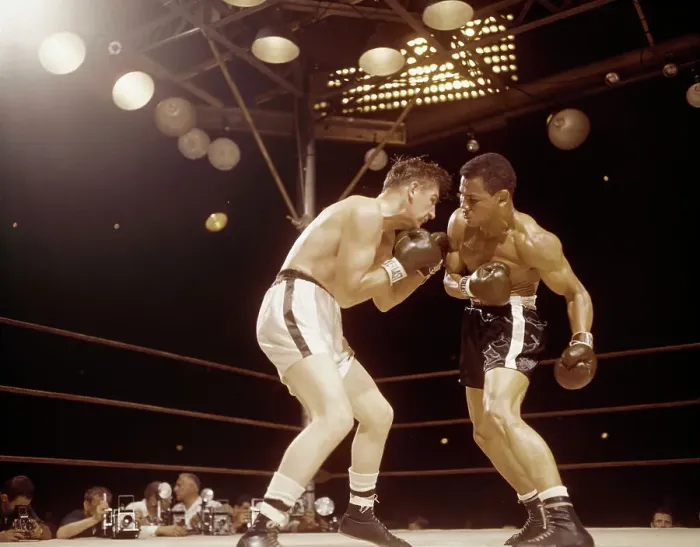 Framed Print : Al Andrews Punching Jose Torres in the Arm Framed Print : Al Andrews Punching Jose Torres in the Arm