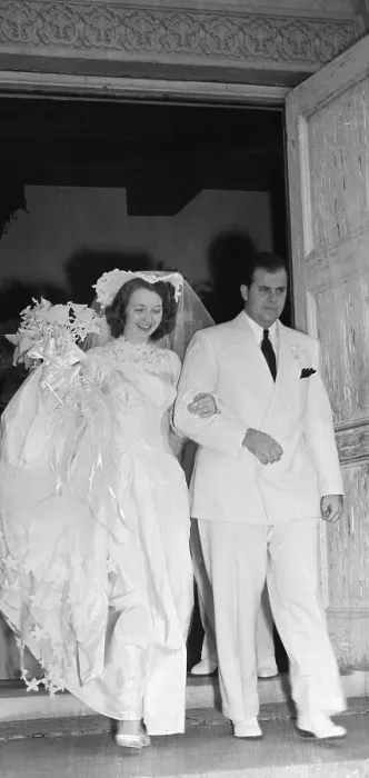 Framed Print : Al Capone's Son and Daughter In Law Leaving Church from Their Wedding Framed Print : Al Capone's Son and Daughter In Law Leaving Church from Their Wedding